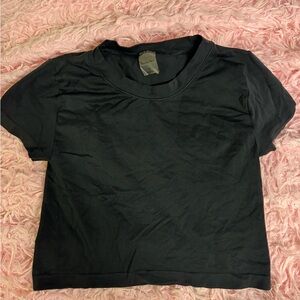 Aritzia Black cropped tee